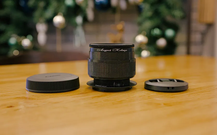 Saturn monocle with caps